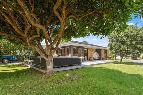 Photo of property in 8 Waimanu Place, Point Wells, 0986