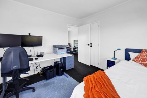 Photo of property in 10 Kamahi Avenue, Hawera, 4610