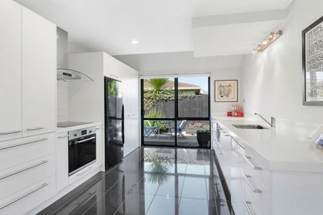 Photo of property in 14 Taylors Avenue, Bryndwr, Christchurch, 8052