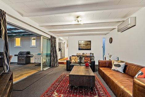 Photo of property in 25 Crompton Road, Massey, Auckland, 0614