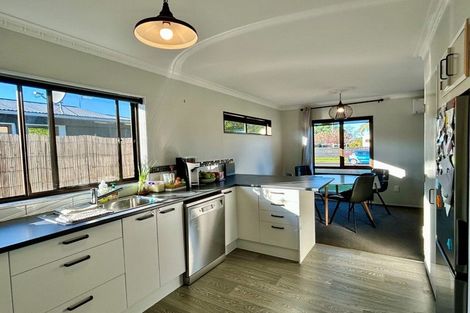 Photo of property in 42 Glamorgan Avenue, Tamatea, Napier, 4112