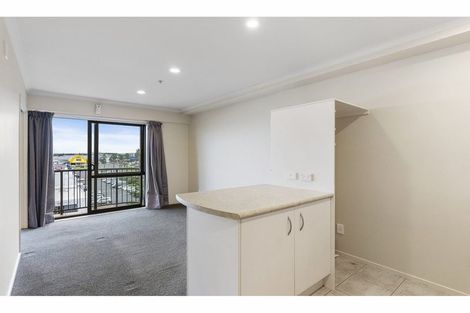 Photo of property in 4d/18 Ronwood Avenue, Manukau, Auckland, 2104