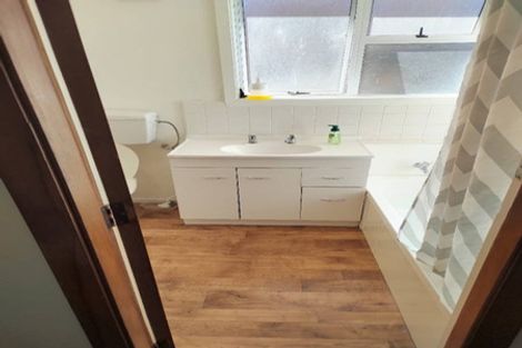 Photo of property in 66 Hollyford Avenue, Bryndwr, Christchurch, 8053