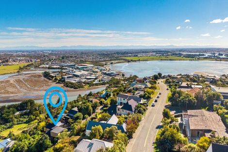 Photo of property in 10 Hobday Lane, Mount Pleasant, Christchurch, 8081