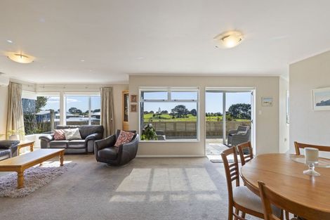 Photo of property in 2/13 Chatswood Grove, Fitzroy, New Plymouth, 4312