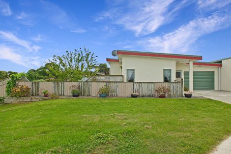 Photo of property in 14 Clyde Street, Foxton, 4814