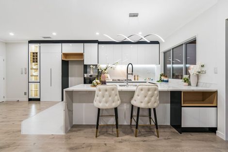 Photo of property in 21 Black Shed Road, Flat Bush, 2019