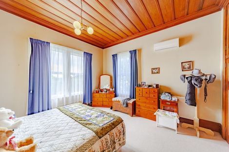 Photo of property in 23 Domain Road, Waipawa, 4210