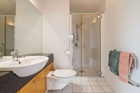 Photo of property in Rahiri Apartments, 2/23 Adelaide Street, Queenstown, 9300