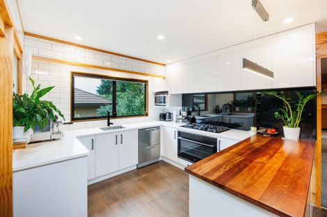 Photo of property in 23 Abby Road, Fitzherbert, Palmerston North, 4410