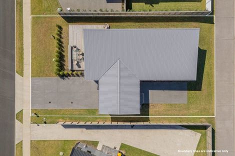 Photo of property in 8 Ngaroma Crescent, Whitianga, 3510