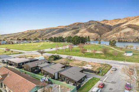 Photo of property in 9b Orient Street, Cromwell, 9310