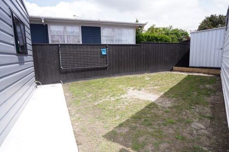 Photo of property in 2 Justin Place, Te Atatu Peninsula, Auckland, 0610