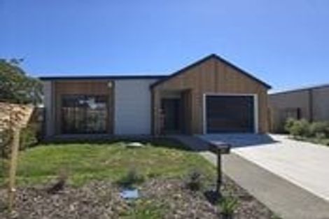 Photo of property in 19 Rotoiti Place, Paraparaumu, 5032