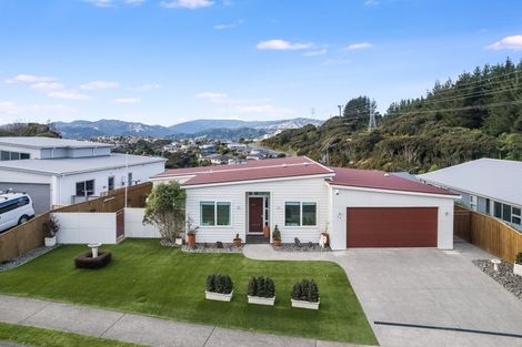 Photo of property in 61 James Cook Drive, Whitby, Porirua, 5024