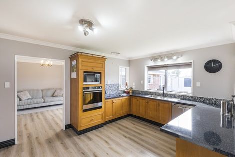 Photo of property in 6 Grange Place, Milson, Palmerston North, 4414