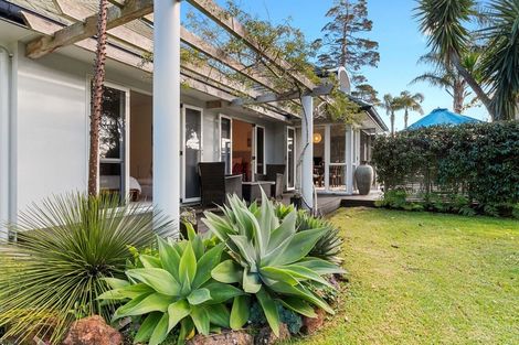 Photo of property in 98 Tangiteroria Lane, Pauanui, Hikuai, 3579