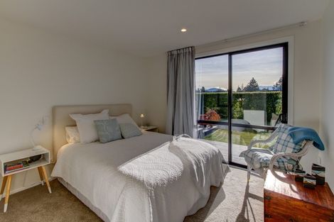 Photo of property in 2 Alpha Close, Wanaka, 9305