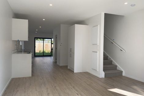 Photo of property in 24 Rauemi Way, Te Atatu South, Auckland, 0610