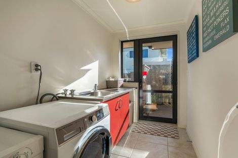 Photo of property in 6 Golden Courie Close, Papamoa Beach, Papamoa, 3118