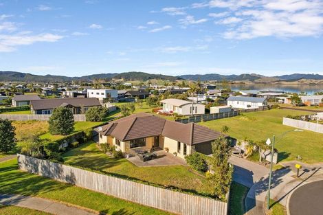 Photo of property in 106 Benjamin Place, Matarangi, Whitianga, 3592