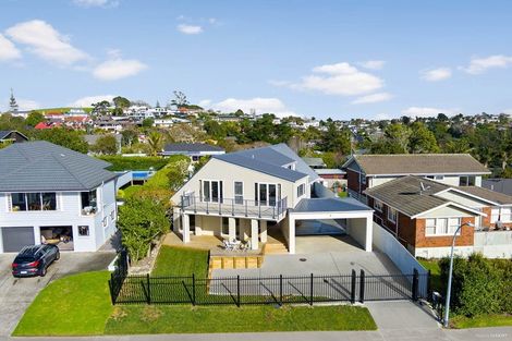 Photo of property in 16 Paisley Street, Mellons Bay, Auckland, 2014