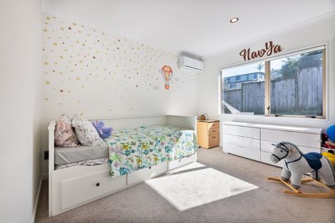 Photo of property in 55 Helleur Road, Massey, Auckland, 0614