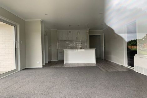 Photo of property in 4 Van Baarle Close, Carterton, 5713