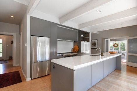 Photo of property in 247 Devonport Road, Tauranga, 3110