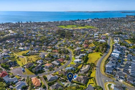 Photo of property in 99 Waldorf Crescent, Orewa, 0931