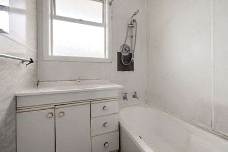 Photo of property in 63 Oakfield Crescent, Pukete, Hamilton, 3200