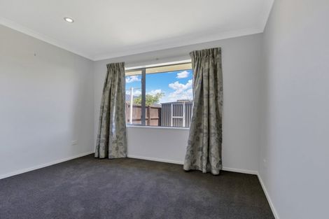 Photo of property in 9 Walnut Way, Rangiora, 7400