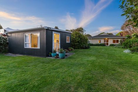 Photo of property in 12 Ngarara Road, Waikanae, 5036