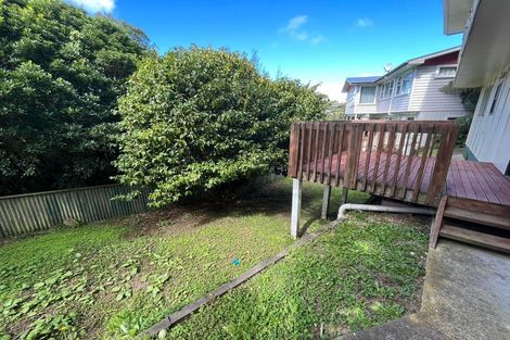 Photo of property in 3 Blandford Way, Newlands, Wellington, 6037