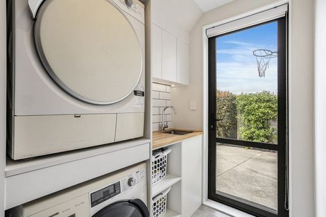 Photo of property in 112 Grand Drive, Orewa, 0931