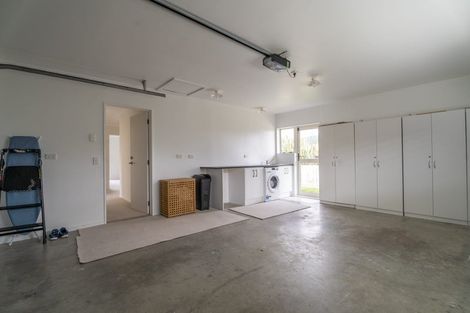 Photo of property in 17 Crown Hill, Paraparaumu, 5032