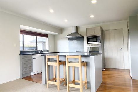 Photo of property in 12 Kalmore Place, Flat Bush, Auckland, 2016
