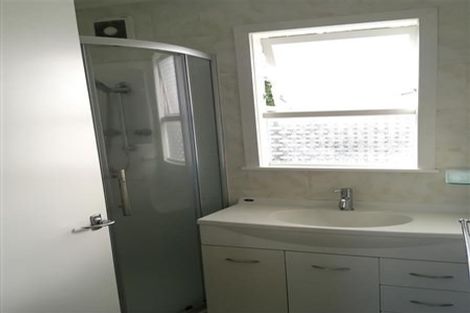 Photo of property in 3 Papa Place, Birkdale, Auckland, 0626