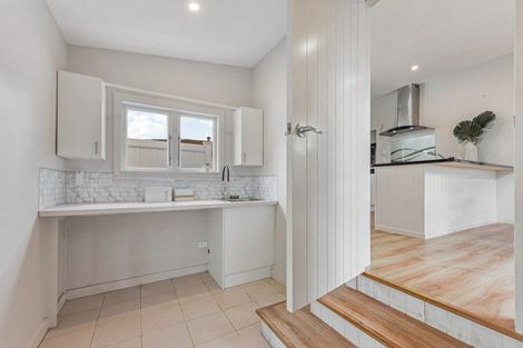 Photo of property in 9 Waimea Road, Nelson South, Nelson, 7010