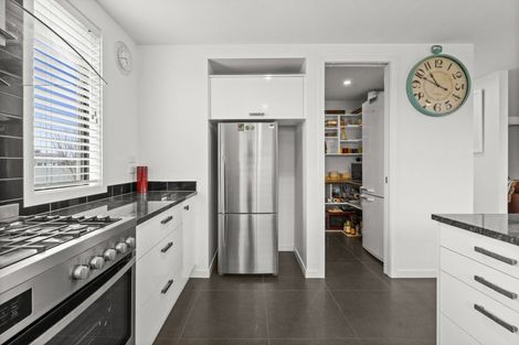 Photo of property in 11 Aparima Place, Awatoto, Napier, 4110