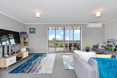 Photo of property in 9 Weka Street, Mangawhai, 0505