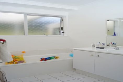 Photo of property in 12 Glenbervie Crescent, Massey, Auckland, 0614