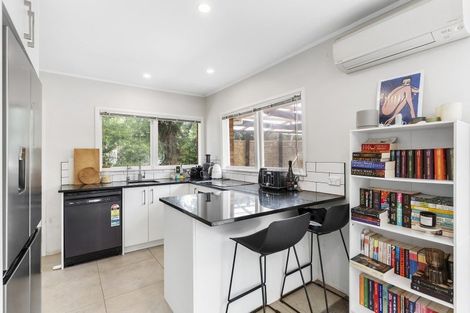 Photo of property in 2/30 Diana Drive, Glenfield, Auckland, 0627