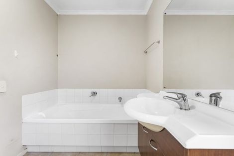 Photo of property in 24 Sheddings Lane, East Tamaki, Auckland, 2016