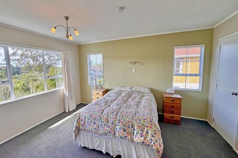 Photo of property in 6 Mosman Place, Chatswood, Auckland, 0626