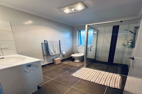 Photo of property in 220 Harbourside Drive, Karaka, Papakura, 2113