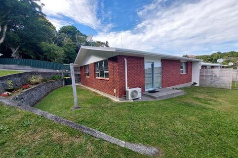Photo of property in 36 Cumberland Street, Merrilands, New Plymouth, 4312