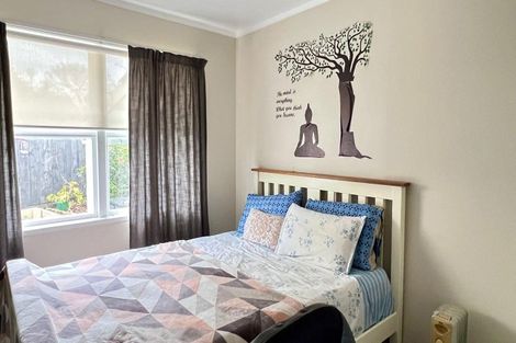 Photo of property in 32 Sunvue Road, Glen Eden, Auckland, 0602