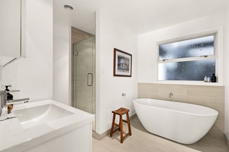 Photo of property in 10 Charlton Road, Te Awanga, 4102
