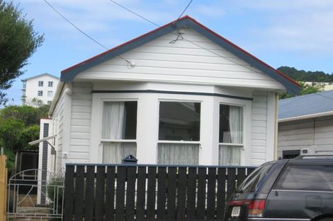 Photo of property in 5 Carrington Street, Mount Cook, Wellington, 6021